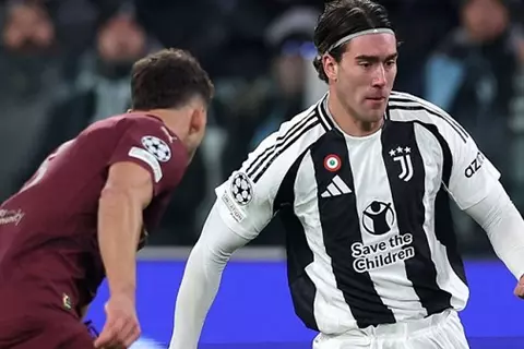 "4 مواجهات حاسمة".. جدول مباريات الخميس والقنوات الناقلة